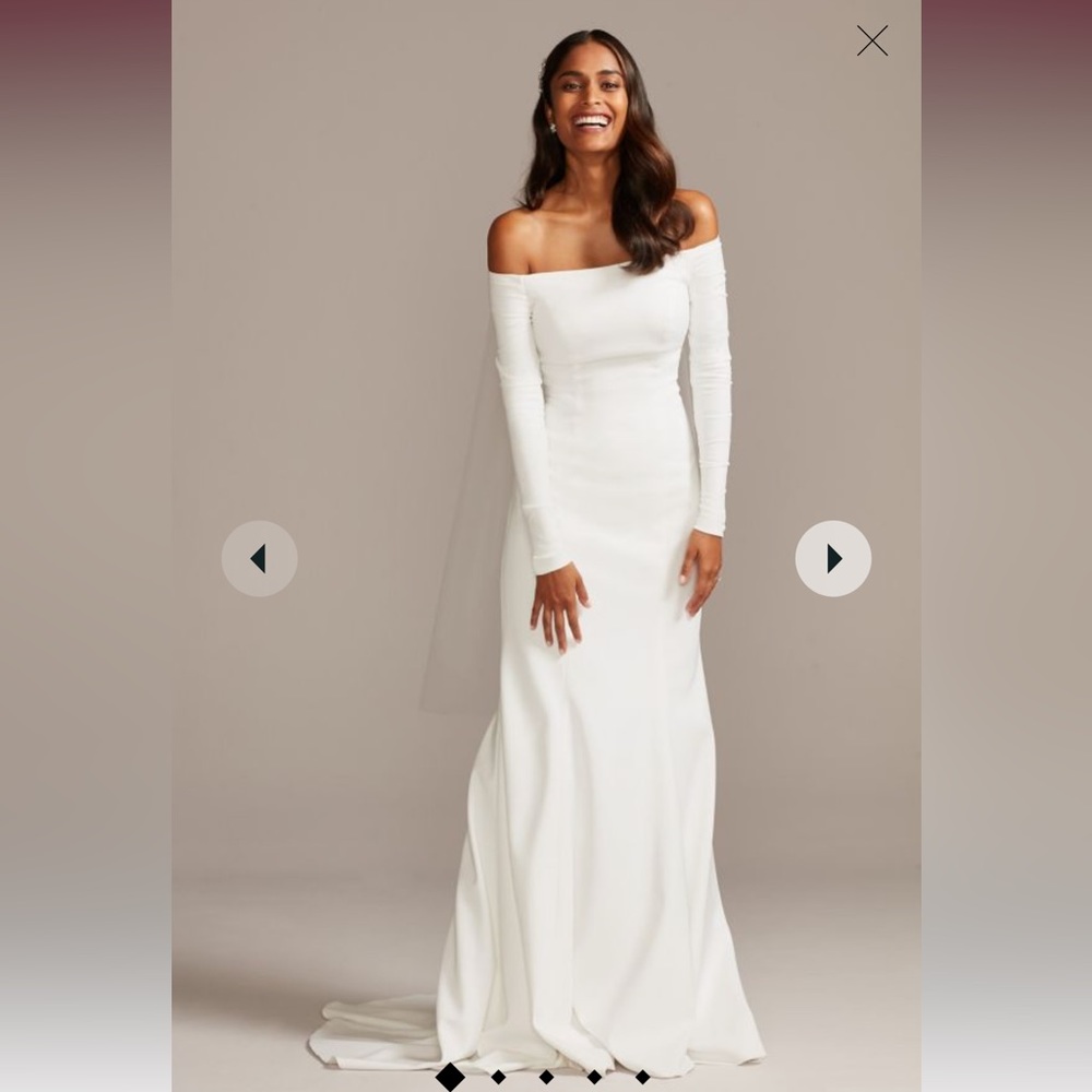 Unaltered David’s Bridal off the shoulder crepe wedding dress. Sz Missy 6